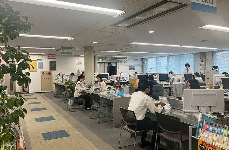 職場の様子